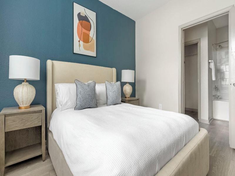 Northlake Apartments By Landing image