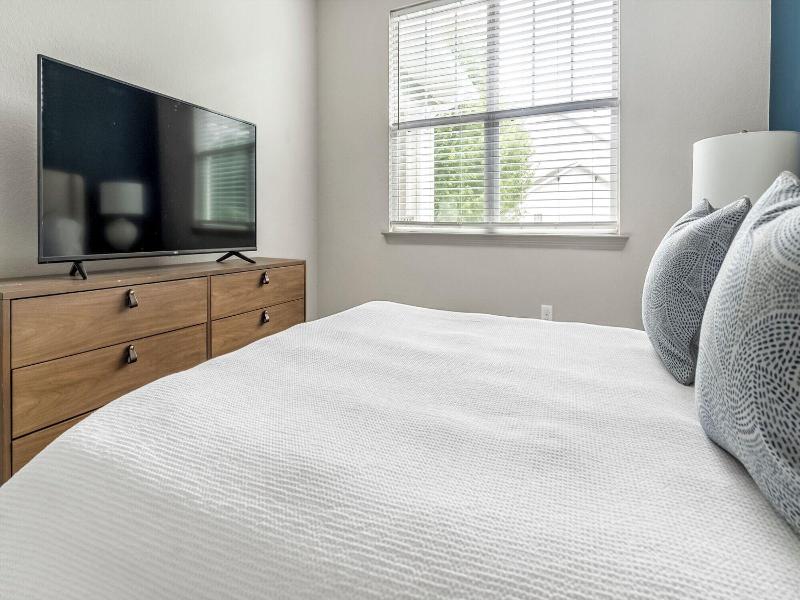 Northlake Apartments By Landing image