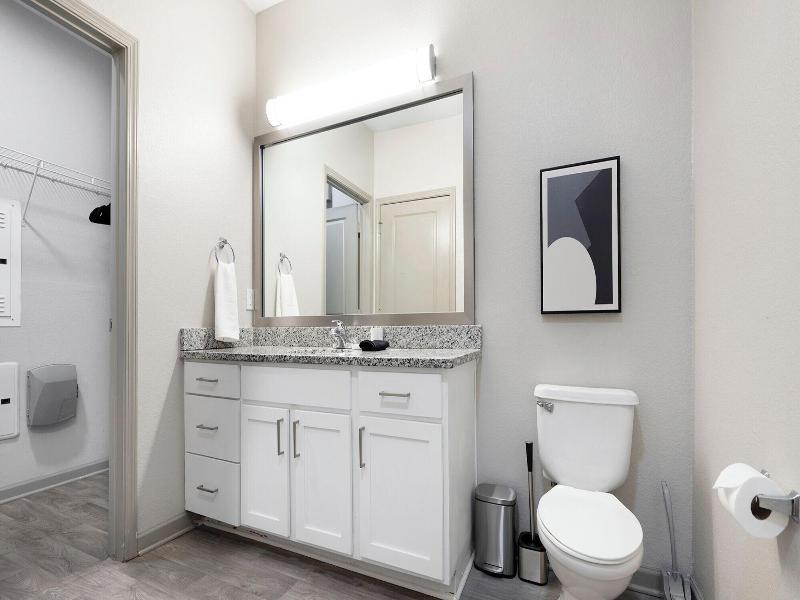 Northlake Apartments By Landing image