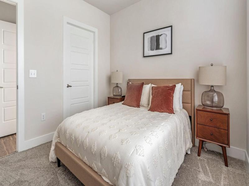 Landing Apartments Near Ut San Antonio image
