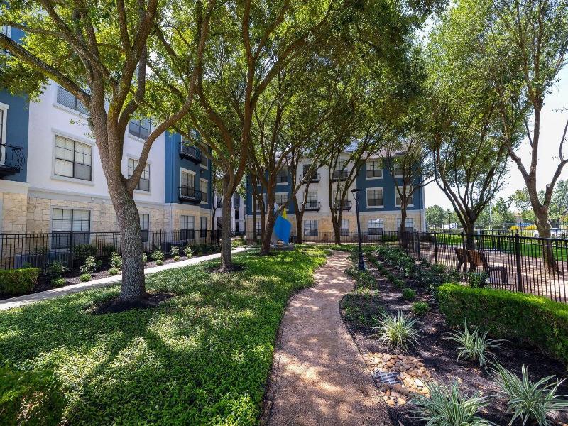 Landing Apartments West Houston image
