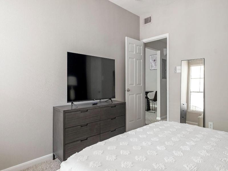 Landing Apartments West Houston image