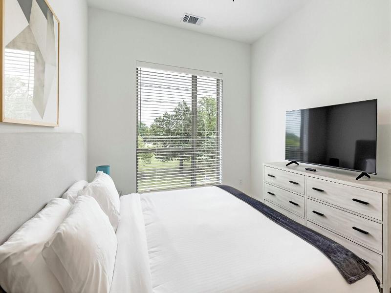 Landing Apartments Denton image