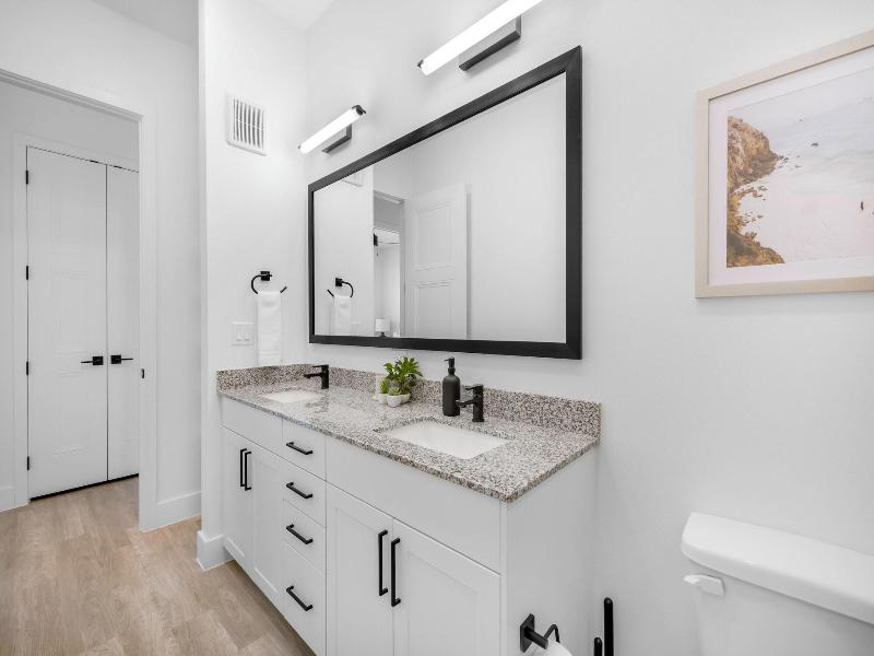 Landing Apartments Denton image