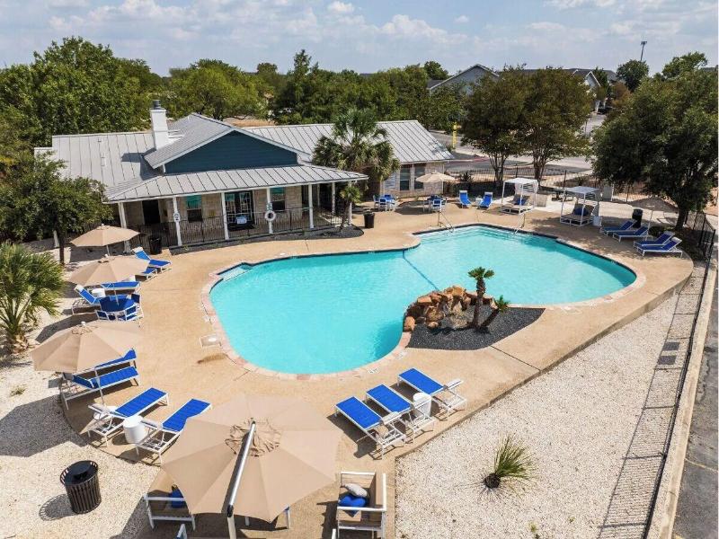 Landing Furnished Apartments Westover Hills image