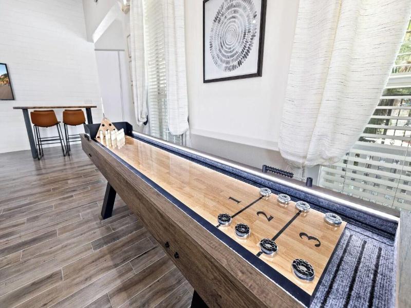 Landing Furnished Apartments Westover Hills image