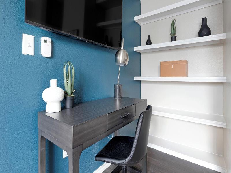 Landing Furnished Apartments Westover Hills image