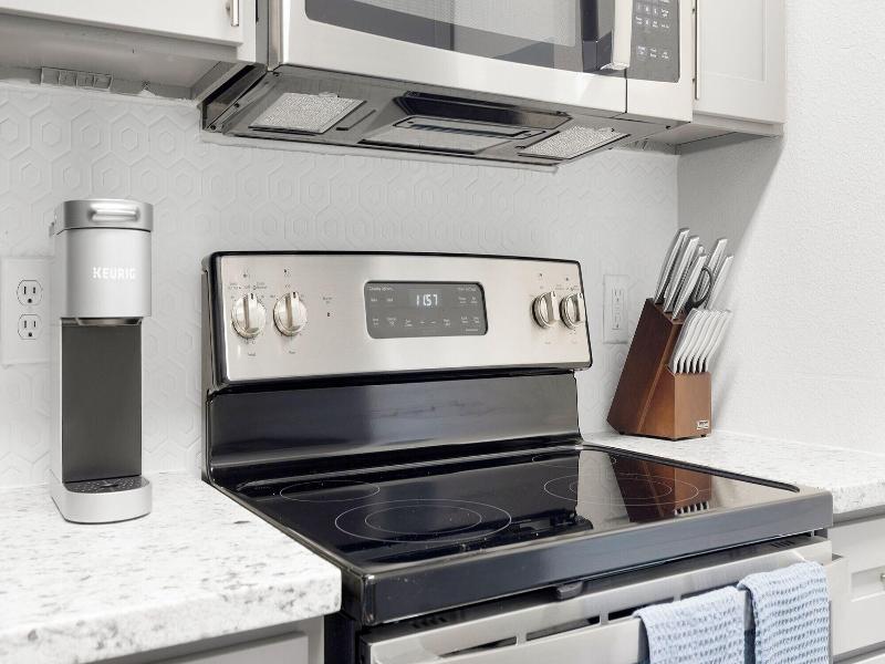 Landing Furnished Apartments Westover Hills image