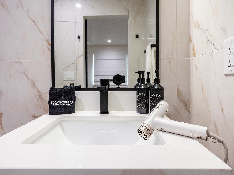Hotel Bayit image