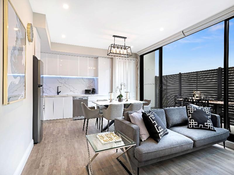 Manhattan Apartments Caulfield North image