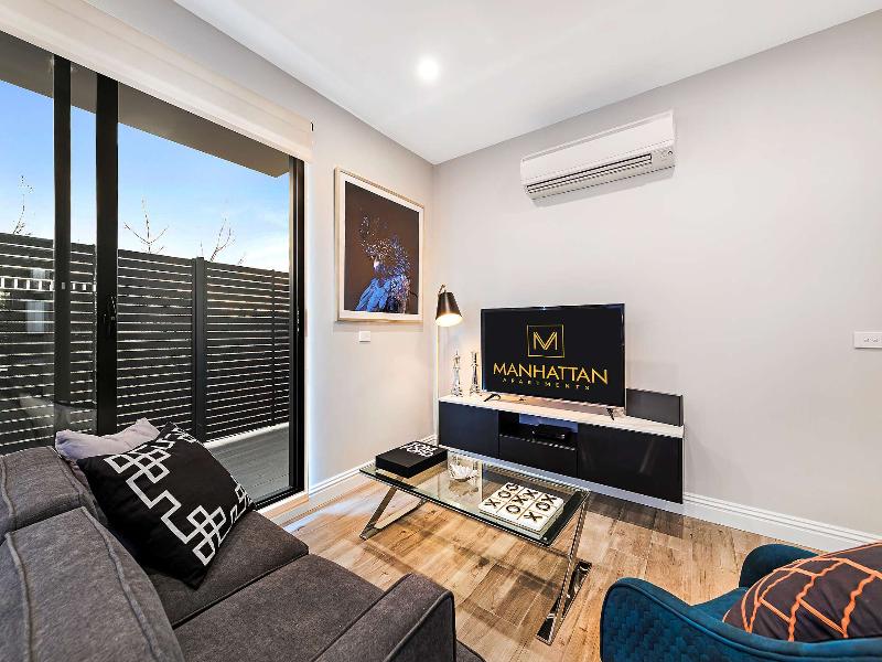 Manhattan Apartments Caulfield North image