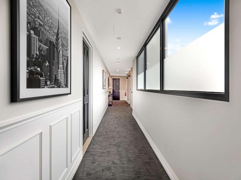 Manhattan Apartments Glen Iris image