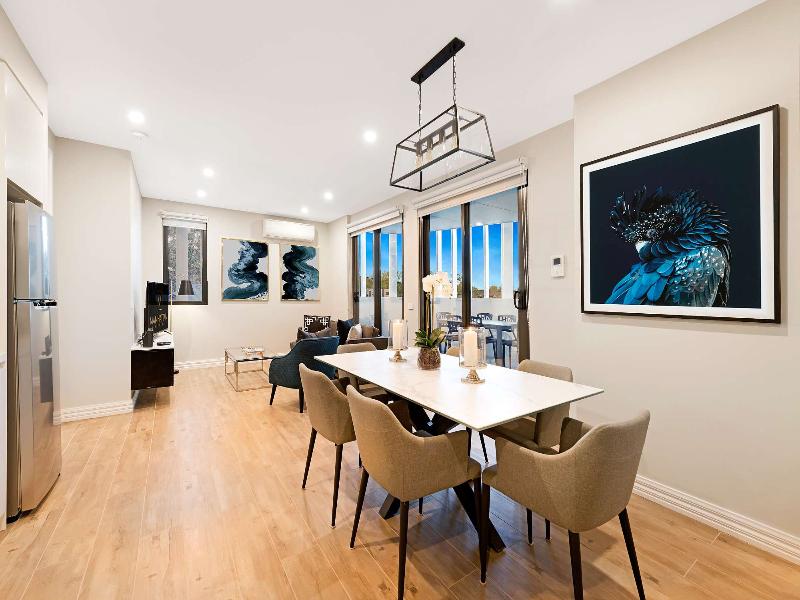 Manhattan Apartments Glen Iris image