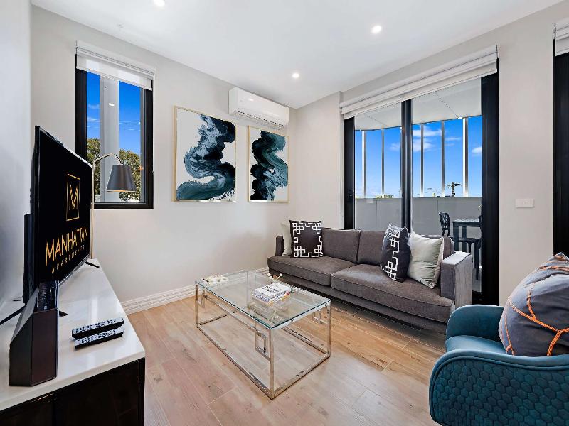 Manhattan Apartments Glen Iris image