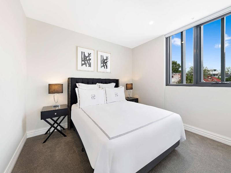 Manhattan Apartments Glen Iris image