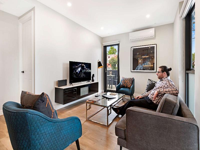 Manhattan Apartments Glen Iris image