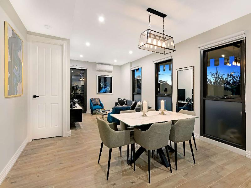 Manhattan Apartments Glen Iris image