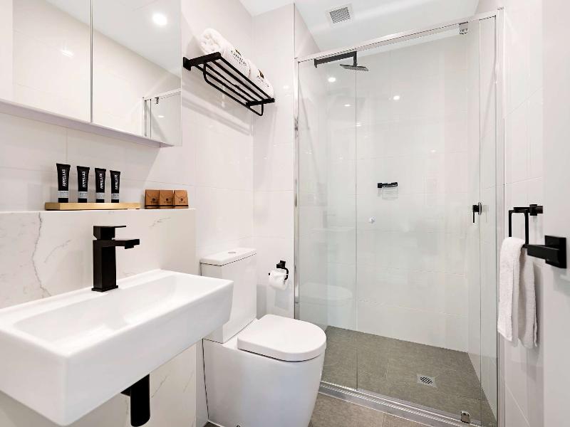 Manhattan Apartments Glen Iris image