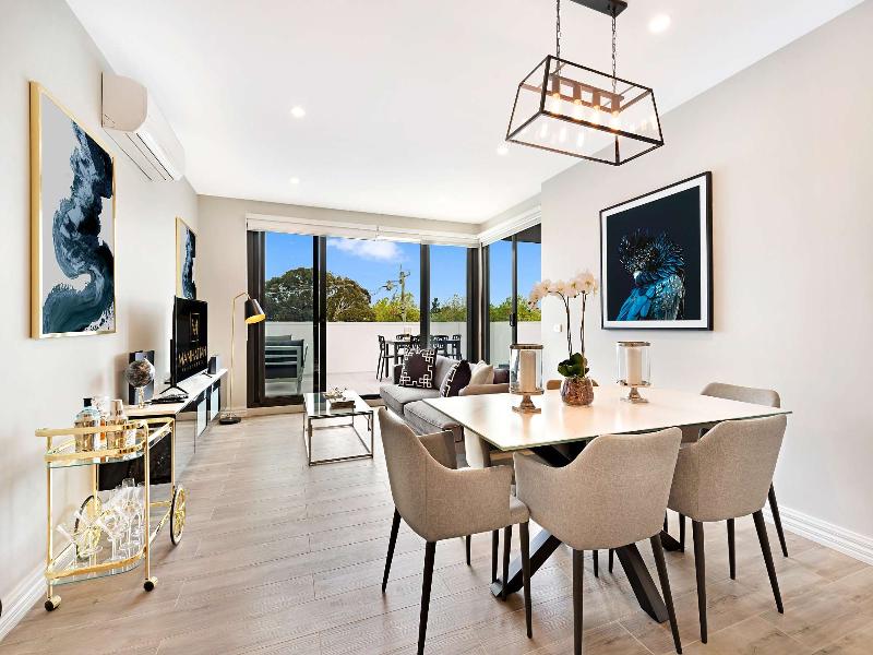 Manhattan Apartments Glen Iris image