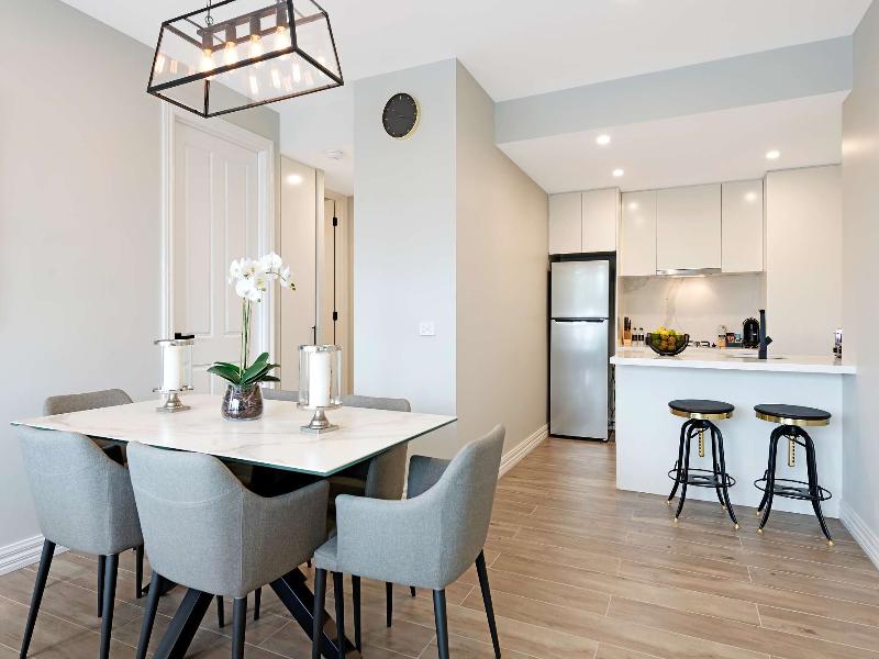Manhattan Apartments Glen Iris image