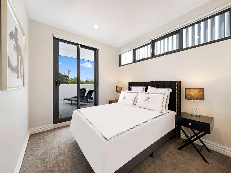 Manhattan Apartments Glen Iris image