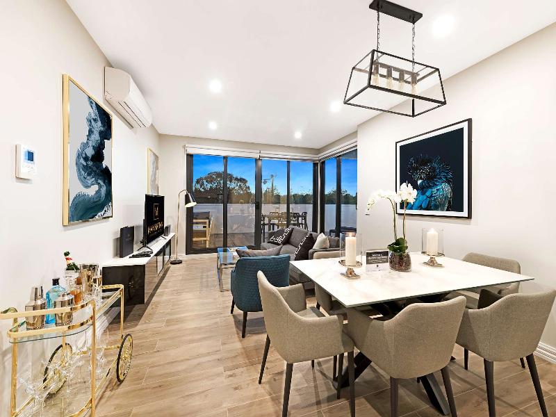 Manhattan Apartments Glen Iris image