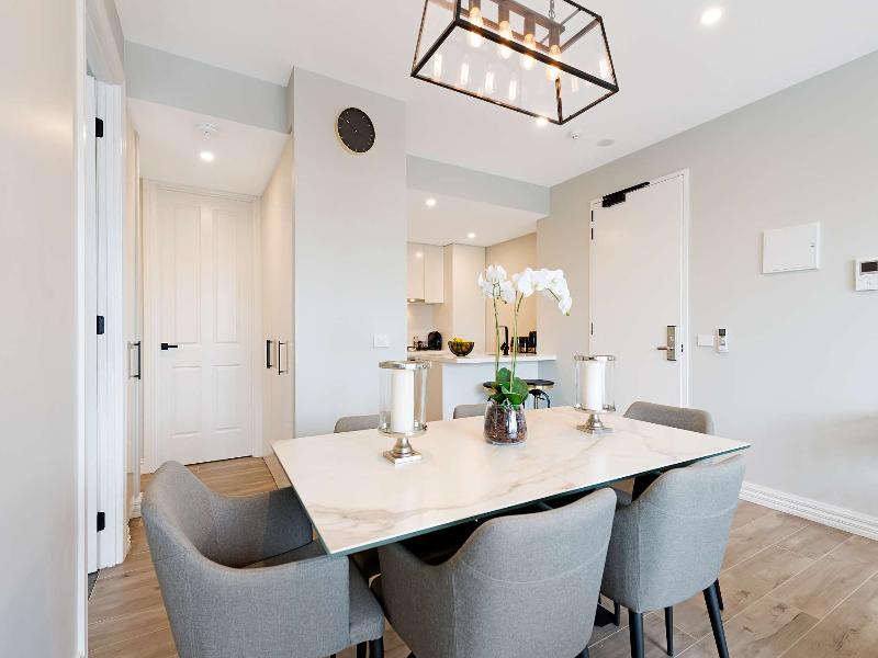 Manhattan Apartments Glen Iris image