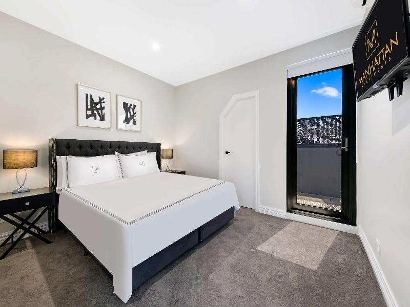 Manhattan Apartments Glen Iris image