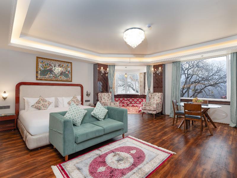 Luxury Mountain View Suite