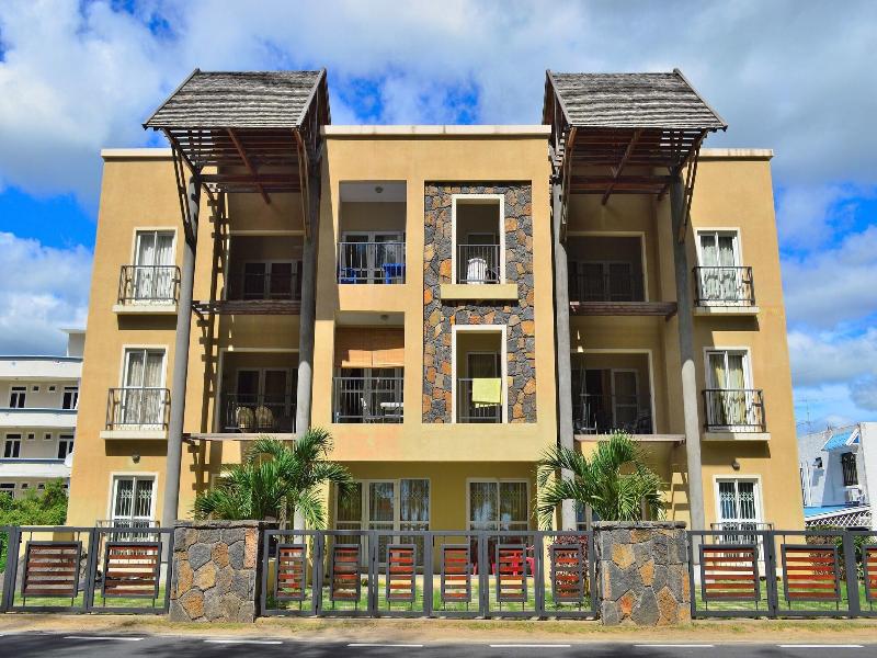 Paradya Beach Apartments image