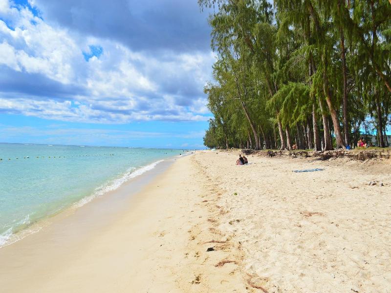 Paradya Beach Apartments image