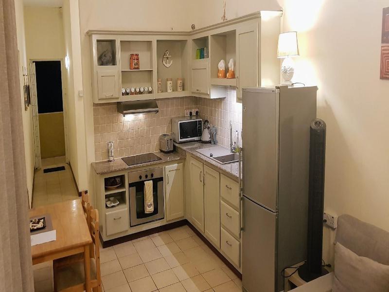 Paradya Beach Apartments image