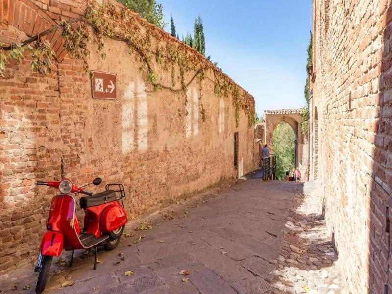 Hideaway Near San Gimignano image