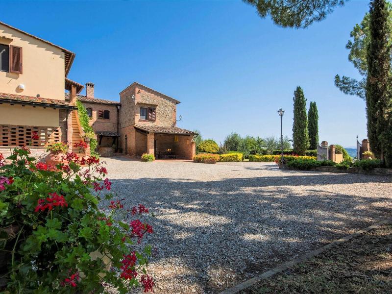Hideaway Near San Gimignano image