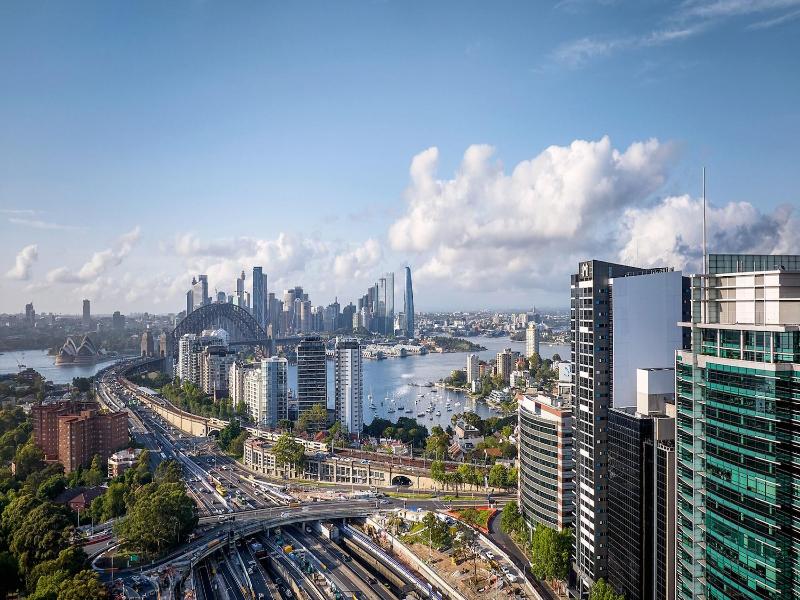 Meriton Suites North Sydney image