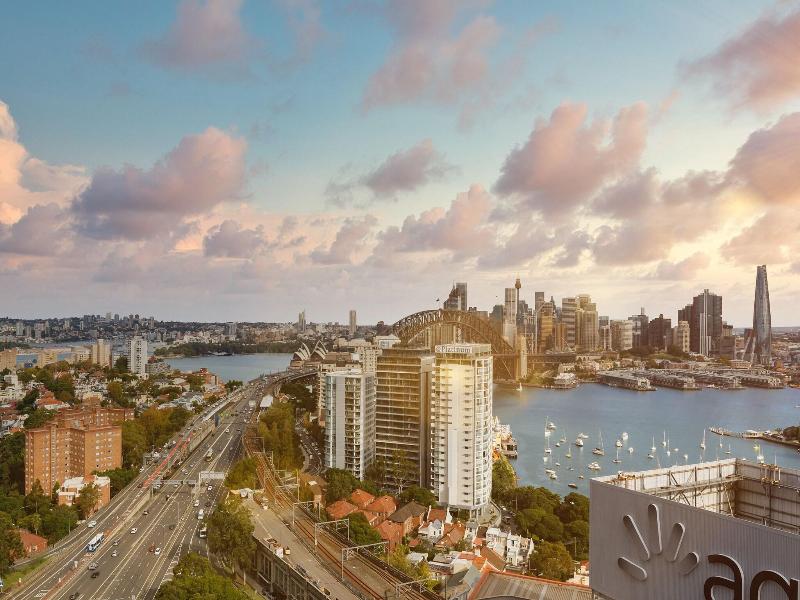 Meriton Suites North Sydney image