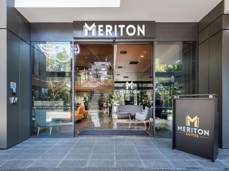 Meriton Suites North Sydney image