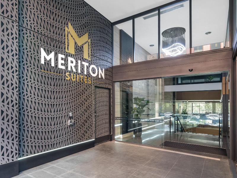Meriton Suites North Sydney image
