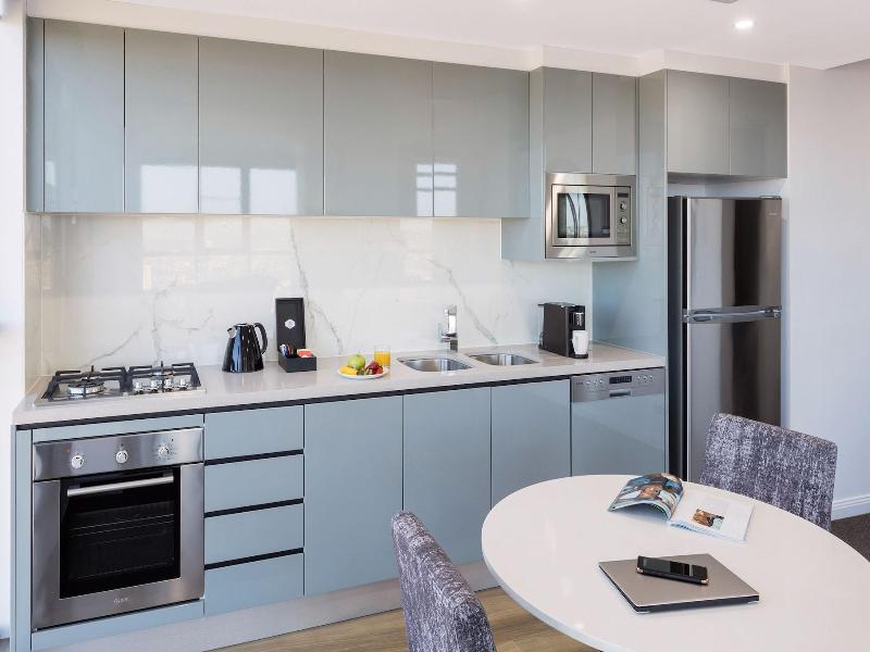 Meriton Suites North Sydney image