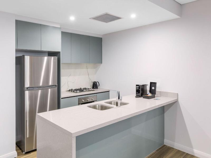Meriton Suites North Sydney image