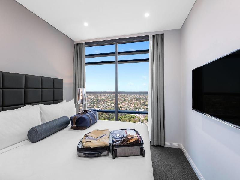 Meriton Suites North Sydney image