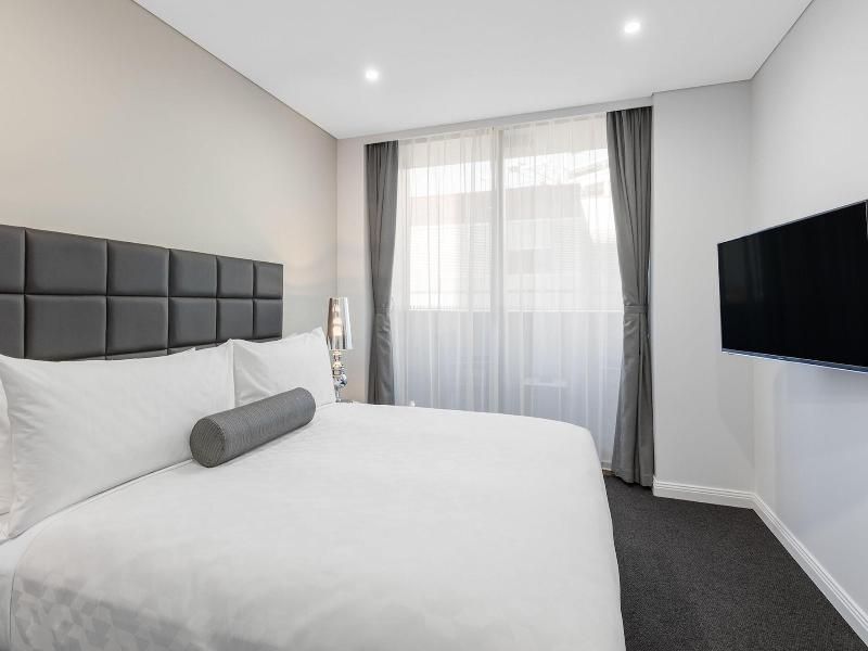 Meriton Suites North Sydney image