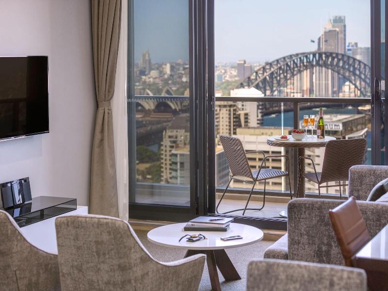 Meriton Suites North Sydney image
