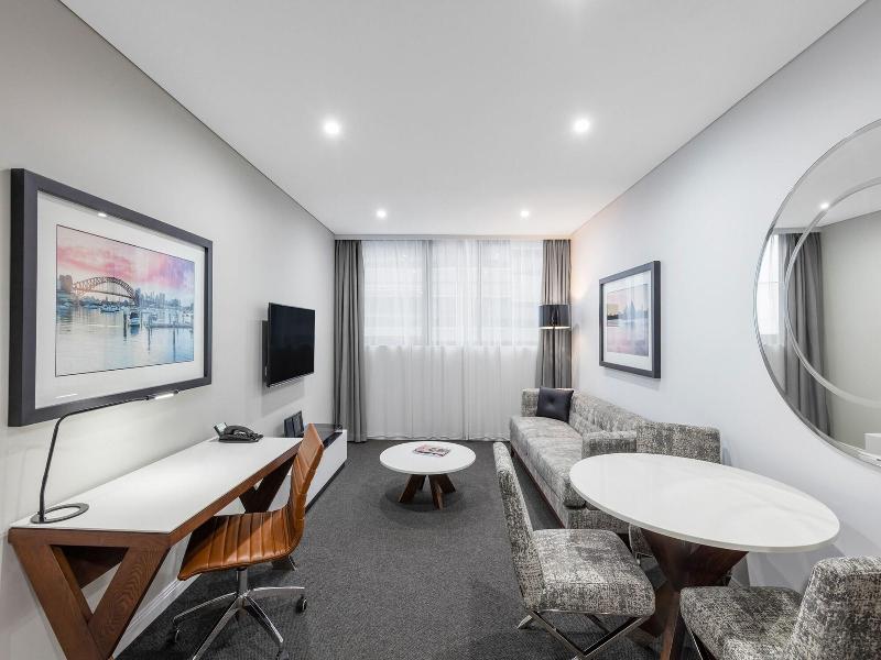 Meriton Suites North Sydney image
