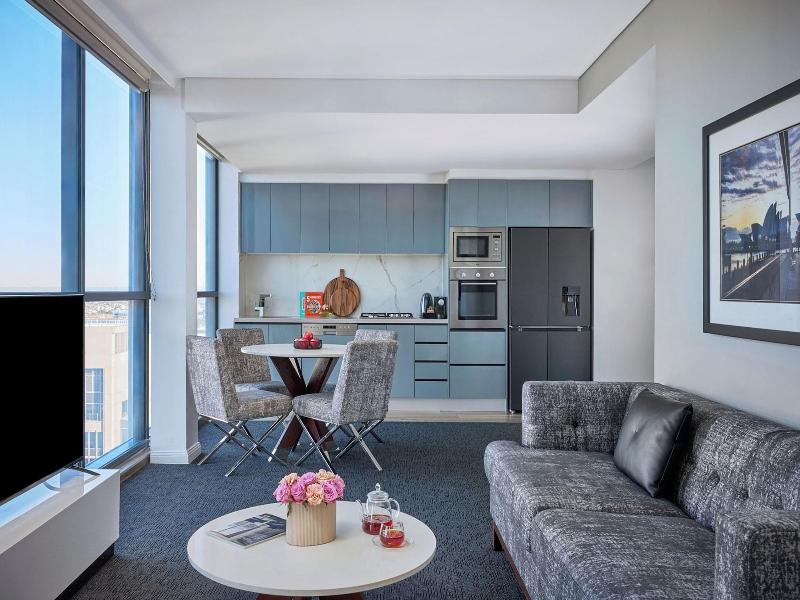 Meriton Suites North Sydney image