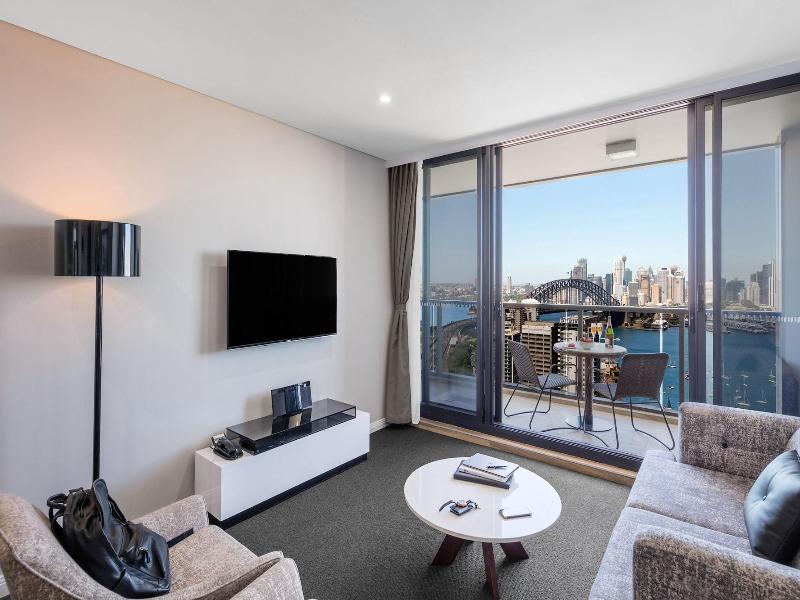 Meriton Suites North Sydney image