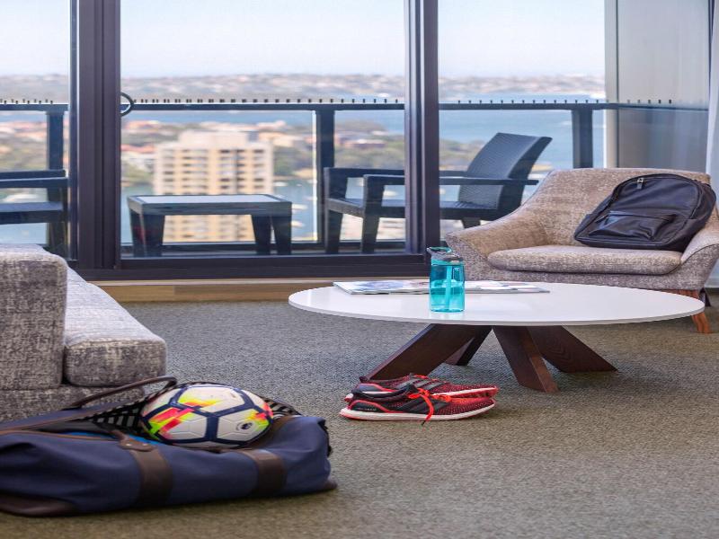Meriton Suites North Sydney image