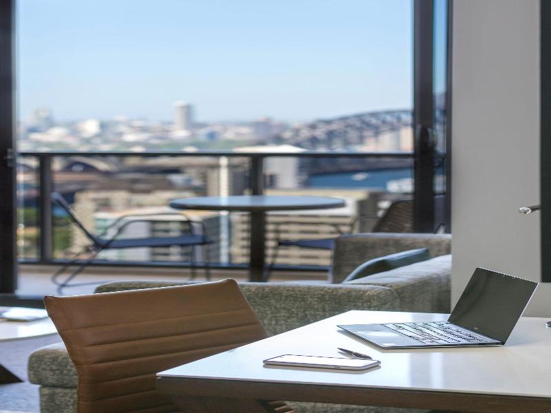 Meriton Suites North Sydney image
