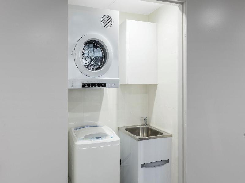 Meriton Suites North Sydney image