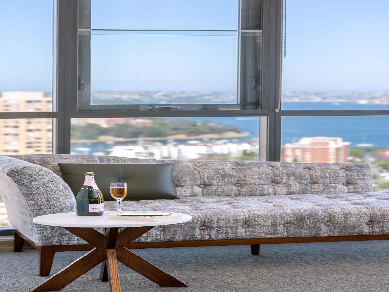 Meriton Suites North Sydney image